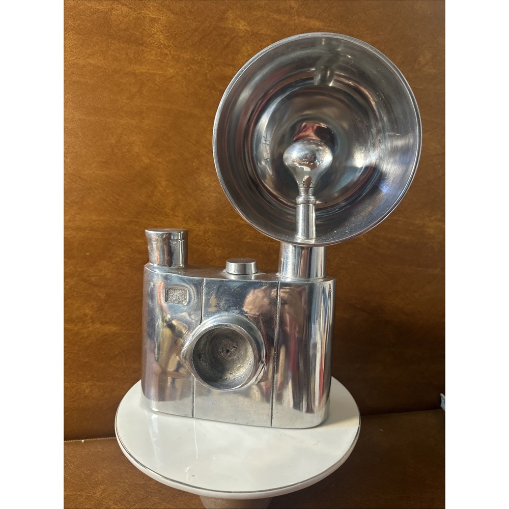LARGE METAL CAST ALUMINUM DISPLAY MOLDED AS A CAMERA WITH FLASH, 11.25 X 6.25"